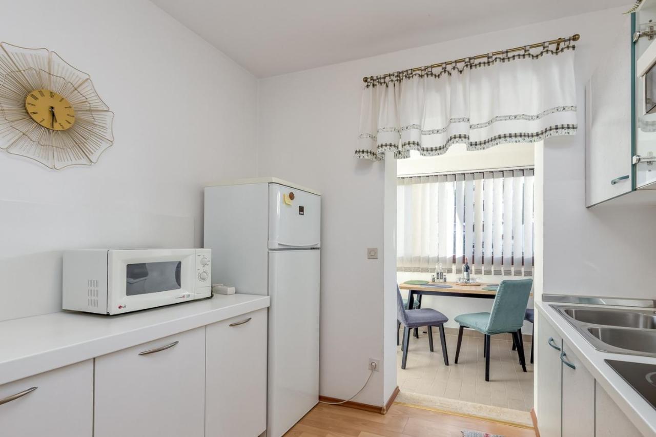 Appartement Lucijan *